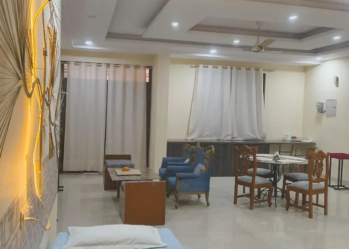 Elite Room - A Home Away